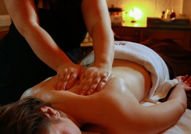 Pampering Paradise: Spa Retreats at Macdonald Hill Valley body thumb image